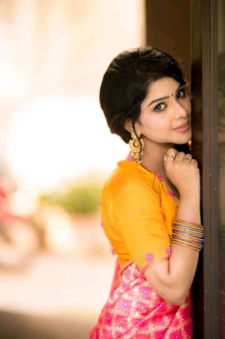 Pavithra Lakshmi wallpaper